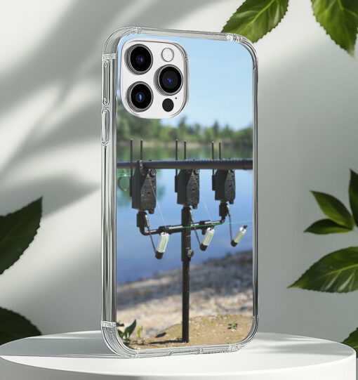 Bedruckte Handyhülle für Karpfenangler mit elegantem Fotodruck vom Karpfenangeln. Handyhüllen mit Anglermotiven sind ein tolles Geschenk für Angler. Handyhüllen für Karpfenangler hier bestellen. Handyhülle Apple iPhone, Samsung Galaxy, Google Pixel und viele mehr!