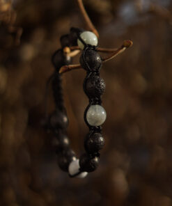 Black Aqua Edelstein Armband für Karpfenangler. Elegantes Lava Armband für Angler mit Lavaperlen und Aquamarin Edelsteinen. Carp Jewls sind Armbänder für Karpfenangler - ein besonderes Geschenk für Angler.