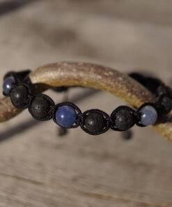 Black Aventurin Edelstein Armband für Karpfenangler. Elegantes Lava Armband für Angler mit Lavaperlen und Aventurin Edelsteinen. Carp Jewls sind Armbänder für Karpfenangler - ein besonderes Geschenk für Angler.