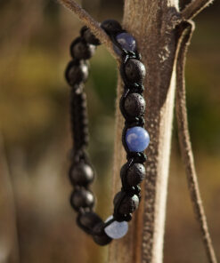 Black Aventurin Edelstein Armband für Karpfenangler. Elegantes Lava Armband für Angler mit Lavaperlen und Aventurin Edelsteinen. Carp Jewls sind Armbänder für Karpfenangler - ein besonderes Geschenk für Angler.