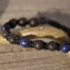 Black Lapislazuli Edelstein Armband für Karpfenangler. Elegantes Lava Armband für Angler mit Lavaperlen und Lapislazuli Edelsteinen. Carp Jewls sind Armbänder für Karpfenangler - ein besonderes Geschenk für Angler.