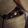 Black Picasso Lava Armband für Karpfenangler. Elegantes Armband zum Karpfenangeln mit Lavaperlen. Carp Jwls - ein eleganten Perlenarmband für Karpfenangler. Armbänder für Angler sind ein besonderes Geschenk für Karpfenangler.
