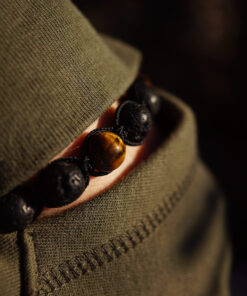 Black Tiger Lava Armband für Karpfenangler. Elegantes Armband für Angler mit Lava- und Tigerauge Perlen. Carp Jewls sind Armbänder für Karpfenangler - ein besonderes Geschenk für Angler.