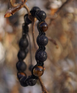 Black Tiger Lava Armband für Karpfenangler. Elegantes Armband für Angler mit Lava- und Tigerauge Perlen. Carp Jewls sind Armbänder für Karpfenangler - ein besonderes Geschenk für Angler.
