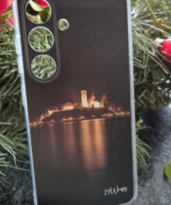 Bled by night Handyhülle für Karpfenangler vom Lake Bled: das perfekte Geschenk für Karpfenangler! Angeln am Bleder See als Motiv fürs Smartphone.