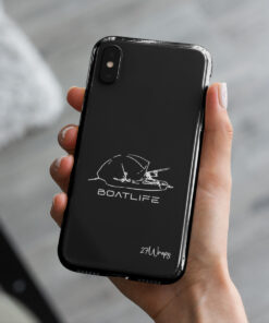 Bedruckte Handyhülle für Bootsangler. Handyhüllen mit Anglermotiven sind ist ein tolles Geschenk für Angler. Handyhüllen für Karpfenangler fürs Angeln vom Boot hier bestellen. Handyhülle Apple iPhone, Samsung Galaxy, Google Pixel und viele mehr!