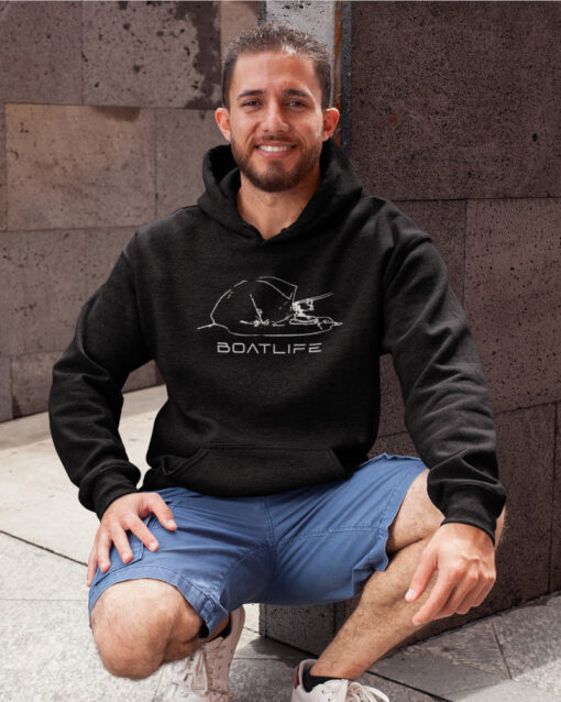 Karpfenangeln vom Boot: der Boatlife Karpfen Hoodie für Karpfenangler. Ein tolles Geschenk für Angler. Bio Angler Hoodie hier bestellen.