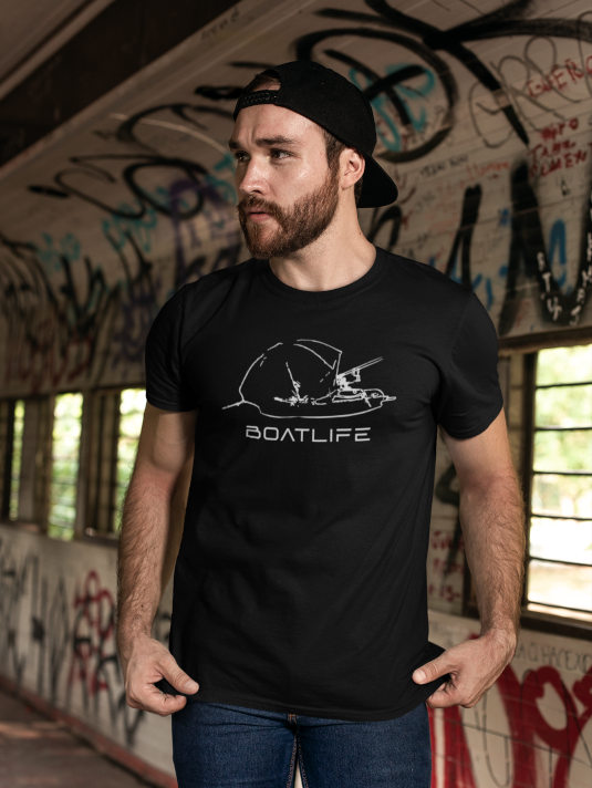 Karpfenangeln vom Boot: das Boatlife Karpfen Shirt für Karpfenangler. Ein tolles Geschenk für Angler.