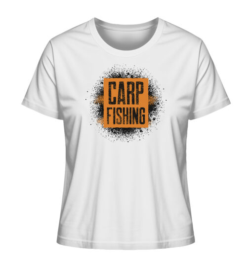 Bio Karpfen T-Shirt für Anglerinnen: weißes Carp fishing sprayed Bio Carp Shirt für Karpfenanglerinnen.