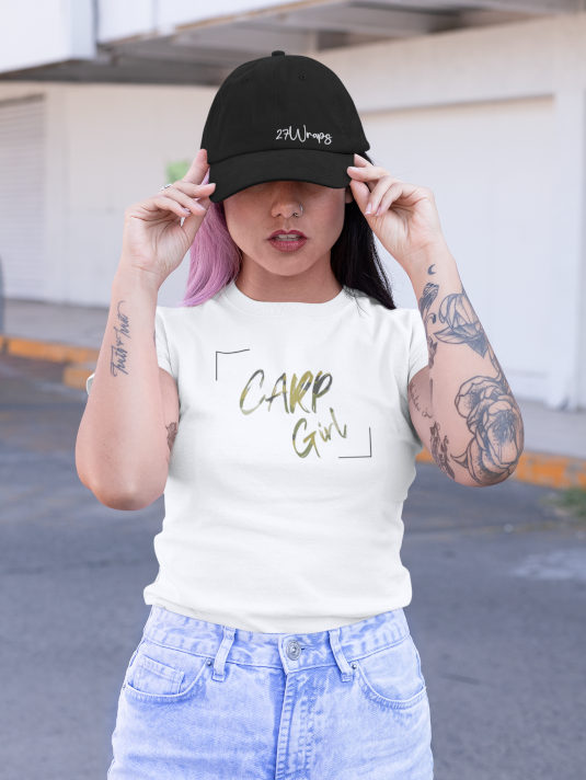 Carp Girl Damen T-Shirt für Karpfenanglerinnen. Besondere T-Shirts für Anglerinnen von 27Wraps.