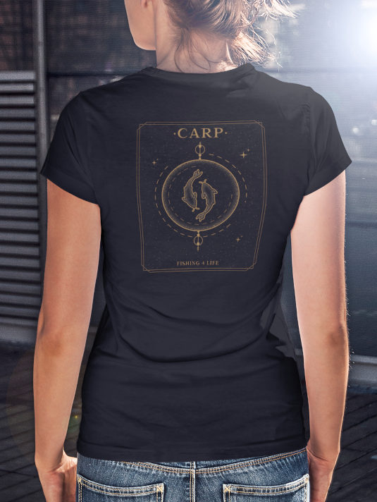 T-Shirt Karpfenanglerin mit Carp fishing for life Design. Bedruckte T-Shirts für Anglerinnen hier bestellen.