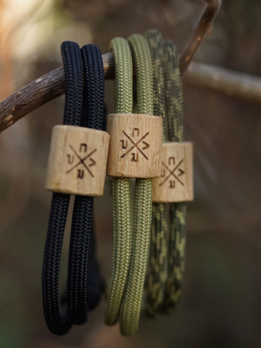 Segeltau Armband für Karpfenangler aus Holz mit Gravur. Geschenke für Karpfenangler hier bestellen.