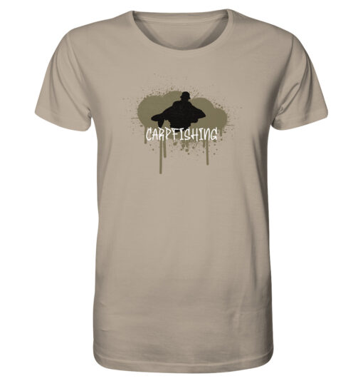 Sandfarbenes Carpfishing T-Shirt im urban style für Karpfenangler. Streetwear für Karpfenangler.