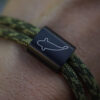 Cyprinus Karpfen Armband für Karpfenangler in snake/camo mit hochwertiger Gravur. Tolle Armbänder für Angler - ein besonderes Geschenk für Angler.