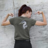 Graureiher Damen T-Shirt für Karpfenanglerinnen. Nachhaltige T-Shirts für Anglerinnen. Angler T-Shirt mit Graureiher Rückendruck.