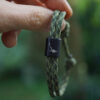 Hookbait Graffiti Boilie Armband für Karpfenangler in camo mit hochwertiger Gravur. Tolle Armbänder für Angler - ein besonderes Geschenk für Angler.
