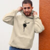 Hookbait Graffiti Hoodie für Karpfenangler: ein Boilie am D-Rig gedruckt auf einem Karpfen Hoodie aus Bio-Baumwolle. Besondere Bekleidung für Karpfenangler.