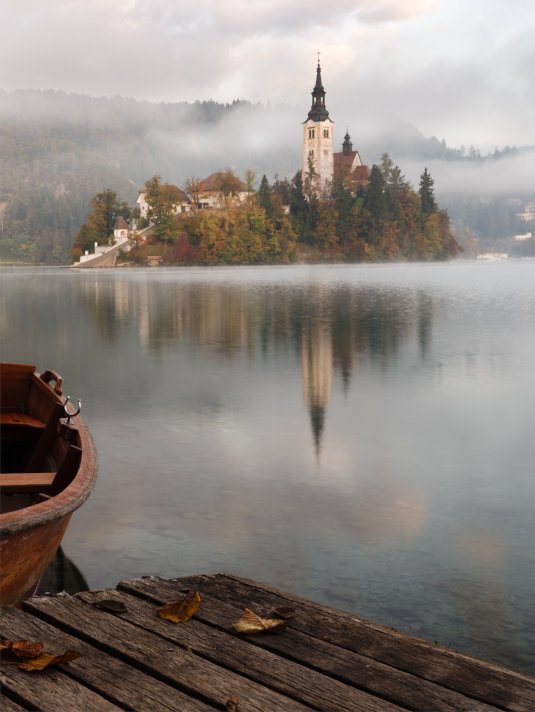 T-Shirts vom Lake Bled: das perfekte Geschenk für Karpfenangler findest du bei 27Wraps.