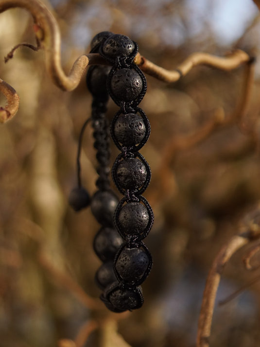 Lava Pure: Lava Armband für Karpfenangler. Elegantes Armband für Angler mit Lavaperlen. Carp Jewls sind Armbänder für Karpfenangler - ein besonderes Geschenk für Angler.