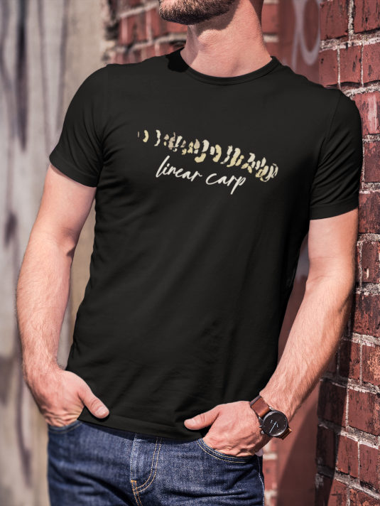 Bio Karpfen Shirt für Karpfenangler: Linear Carp Shirt für Angler. Ein tolles Angler Geschenk.