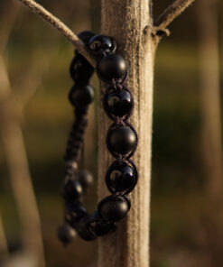 Onyx half n' half Armband für Karpfenangler. Elegantes Armband zum Karpfenangeln mit Onyx-Perlen. Ein eleganten Perlenarmband für Karpfenangler - ein besonderes Geschenk für Karpfenangler.