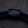 Pisces Karpfen Armband für Karpfenangler in dunkelblau mit hochwertiger Gravur. Tolle Armbänder für Angler - ein besonderes Geschenk für Angler.