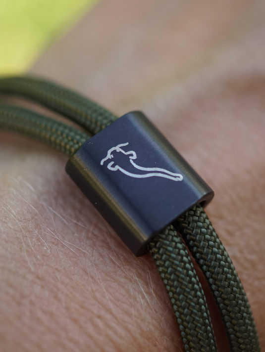 Silurus Wels Armband für Welsangler mit hochwertiger Gravur. Tolle Waller Armbänder für Angler - ein besonderes Geschenk für Welsangler.