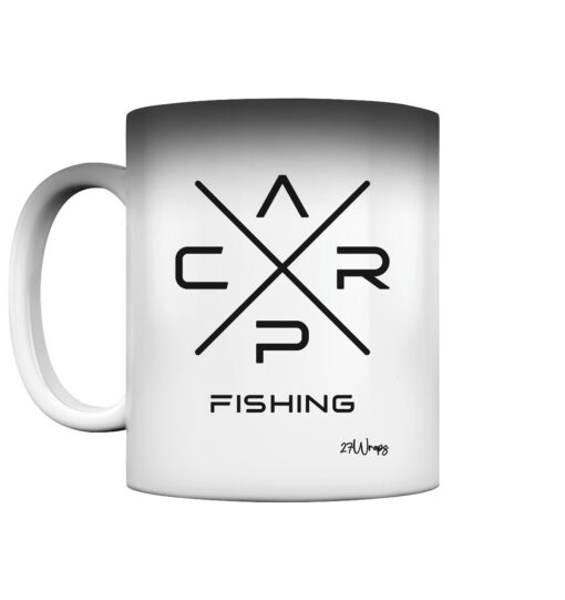 Carp Fishing Zaubertasse für Angler. Ein tolles Angler Geschenk für Karpfenangler. Nachhaltige Angler Geschenke und Angler Tassen hier bestellen.