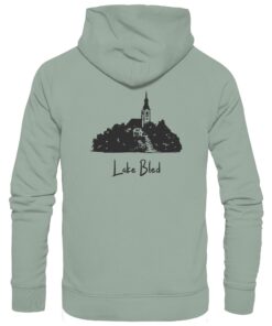 Der aloefarbene Lake Bled Hoodie für Karpfenangler mit elegantem Rückendruck. Karpfen Hoodie aus Bio-Baumwolle mit besonderem Bled Druck. Ein tolles Geschenk für Karpfenangler.