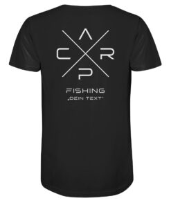 Schwarzes Carp Fishing Karpfen Shirt mit elegantem Rückendruck für Karpfenangler. Personalisiertes Karpfen Shirt für Angler. Ein tolles Geschenk für Angler.