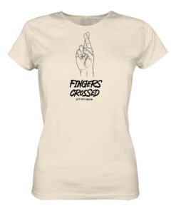 Fingers Crossed Damen T-Shirt für Anglerinnen: ein cooles Damen Karpfen Shirt für Karpfenanglerinnen mit Rückendruck in naturweiß. Ein elegantes T-Shirt zum Karpfenangeln und eine besondere Geschenkidee für Karpfenanglerinnen.