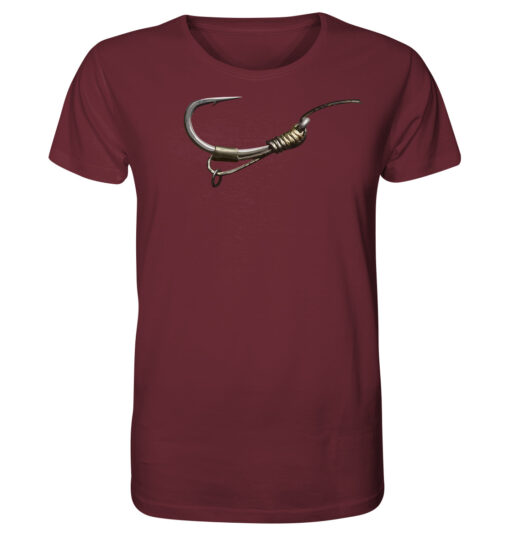 Bio Karpfen Shirt für Karpfenangler: burgund-rotes D-Rig Shirt für Angler. Ein tolles Angler Geschenk.