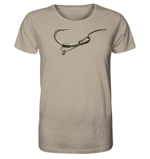 Bio Karpfen Shirt für Karpfenangler: sandfarbenes D-Rig Shirt für Angler. Ein tolles Angler Geschenk.