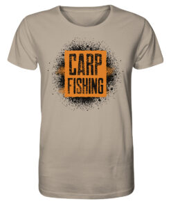 Bio T-Shirt für Karpfenangler: sandfarbenes Carpfishing sprayed Bio Carp Shirt für Angler.